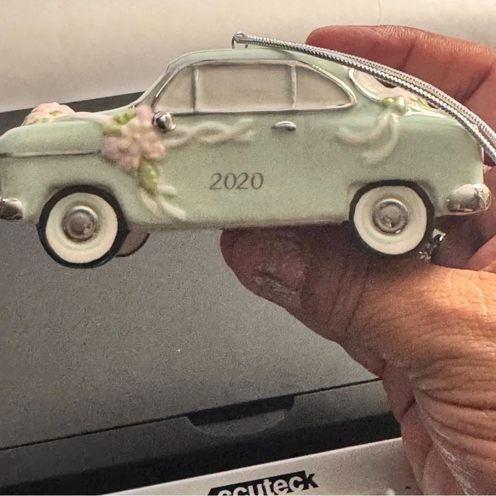 NWT Lenox 2020 Just Married Vintage Car Ornament